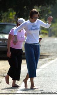 Mandy Moore feet photo thumbnail