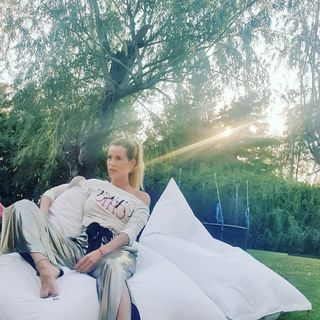 Nicole Neumann feet photo thumbnail