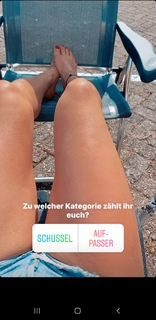 Lola Weippert feet photo thumbnail