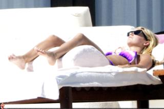 Ashley Tisdale feet photo thumbnail