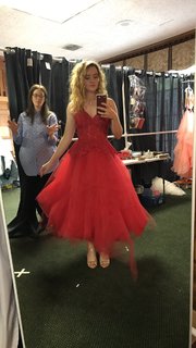 Kathryn Newton feet photo thumbnail