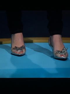 Angela Kinsey feet photo thumbnail