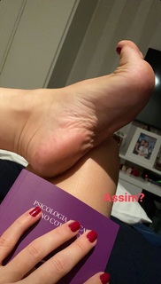 Franciely Freduzeski feet photo thumbnail