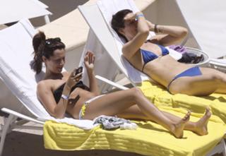 Ashley Tisdale feet photo thumbnail