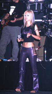 Christina Aguilera feet photo thumbnail