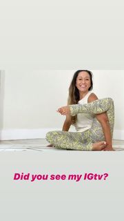 Kino MacGregor feet photo thumbnail