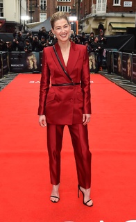 Rosamund Pike feet photo thumbnail