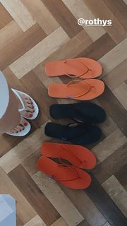 Addison Rae feet photo thumbnail