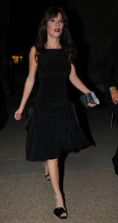 Anna Friel feet photo thumbnail