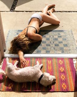 Jenna Elfman feet photo thumbnail