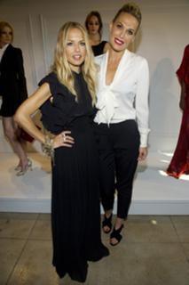 Molly Sims feet photo thumbnail