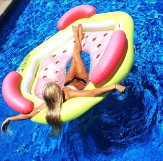 Alexandra Cooper feet photo 3