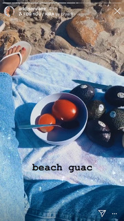 Addison Rae feet photo thumbnail