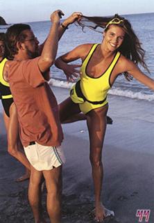 Elle Macpherson feet photo thumbnail