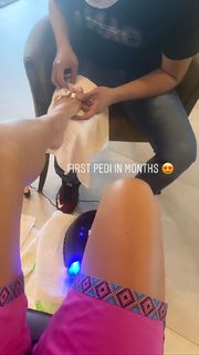 Lauren R. Wood feet photo thumbnail