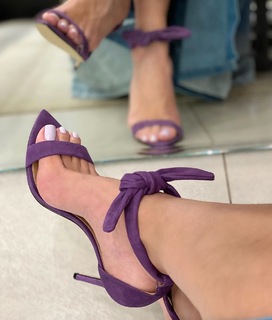 Cláudia Citroni feet photo thumbnail
