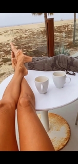Brooke Burke feet photo thumbnail