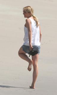 Lindsay Lohan feet photo thumbnail