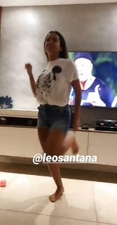 Anitta feet photo thumbnail