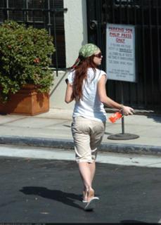 Lindsay Lohan feet photo thumbnail