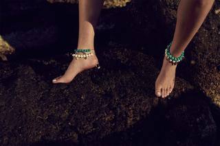 Athina Oikonomakou feet photo thumbnail