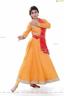 Shriya Saran feet photo thumbnail