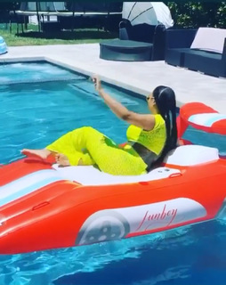 Blac Chyna feet photo thumbnail
