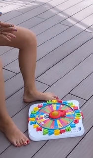 Chiara Ferragni feet photo thumbnail