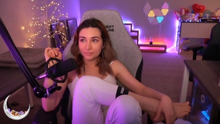 Natalia Mogollon feet photo thumbnail