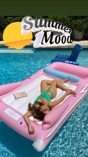 Sofía Vergara feet photo thumbnail