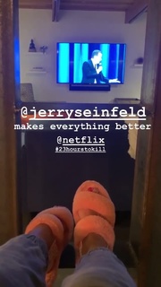 Julie Benz feet photo thumbnail