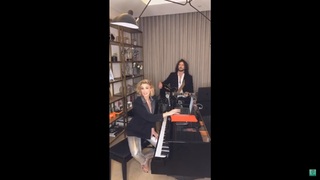Delta Goodrem feet photo thumbnail