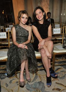 Mandy Moore feet photo thumbnail
