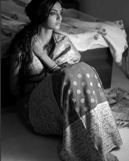 Sonam Kapoor feet photo thumbnail