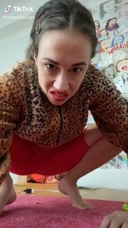 Colleen Ballinger feet photo thumbnail