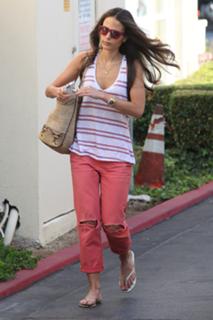 Jordana Brewster feet photo thumbnail
