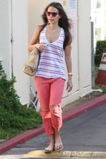Jordana Brewster feet photo thumbnail