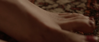 Emilia Clarke feet photo thumbnail