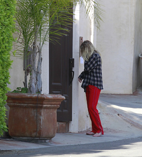 Ashley Benson feet photo thumbnail