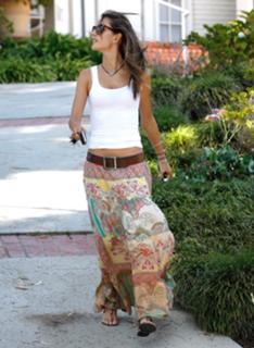 Alessandra Ambrosio feet photo thumbnail