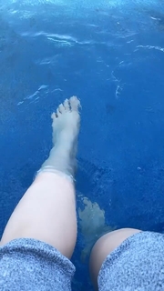 Cleo feet photo thumbnail