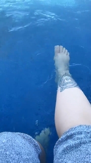 Cleo feet photo thumbnail