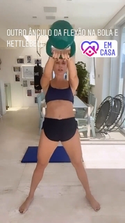 Flávia Alessandra feet photo thumbnail
