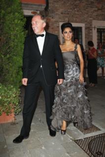 Salma Hayek feet photo thumbnail