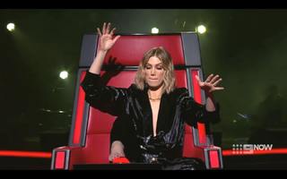 Delta Goodrem feet photo thumbnail
