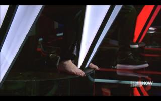Delta Goodrem feet photo thumbnail