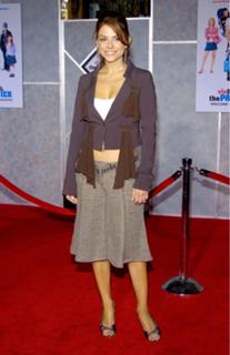 Maria Menounos feet photo thumbnail
