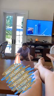 Amanda Cerny feet photo thumbnail