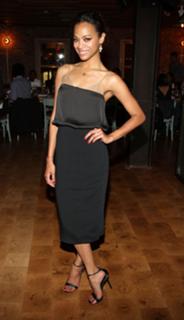 Zoe Saldana feet photo thumbnail