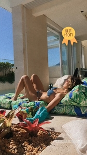 Flávia Alessandra feet photo thumbnail